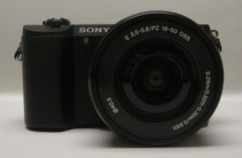 Sony Alpha ILCE-5100 (front).jpg