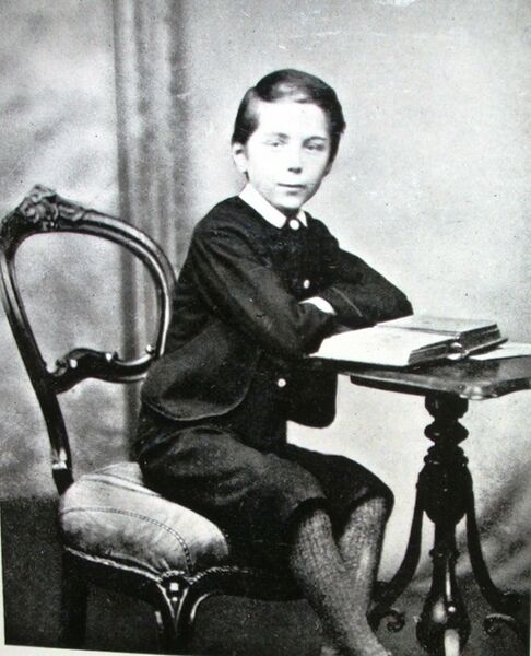 File:Young Bertie (H. G. Wells).jpg