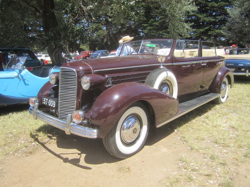 File:1936 Cadillac Series 70 4 door Convertible V8.jpg