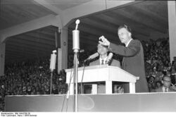 Bundesarchiv Bild 194-0798-29, Düsseldorf, Veranstaltung mit Billy Graham.jpg