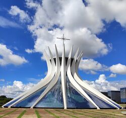 Catedral Metropolitana de Brasilia.jpg