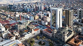 Edificios de la ciudad de La Paz desde Plaza Murillo 2018 (cropped).jpg