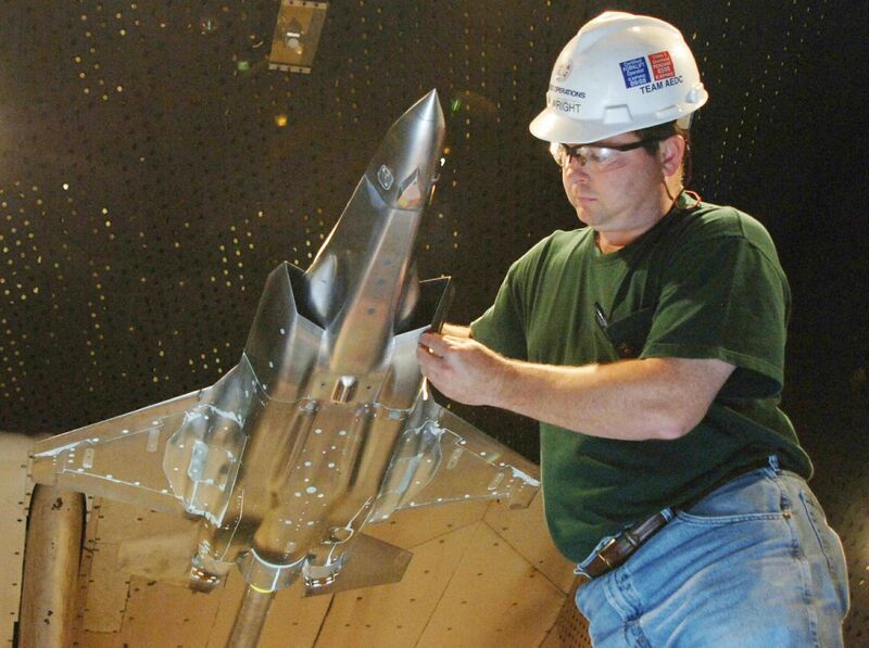 File:F-35 Wind Tunnel Model.jpg
