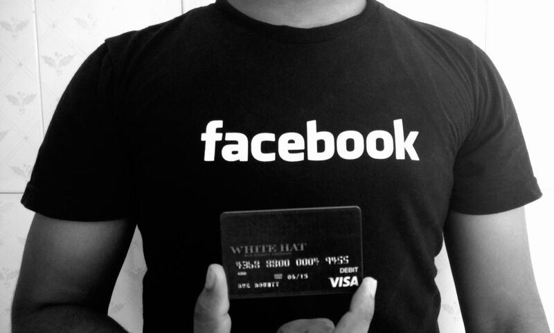 File:Facebook t-shirt with whitehat debit card for Hackers.jpg
