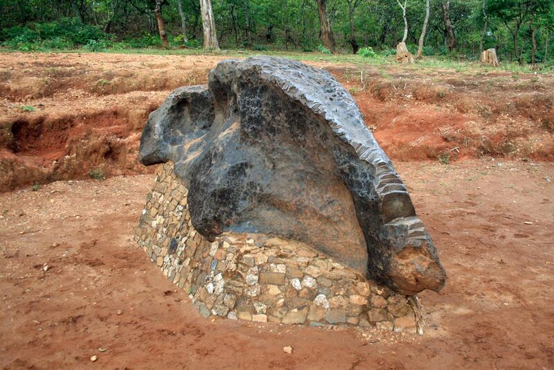 File:Mbozi meteorite - 07.jpg