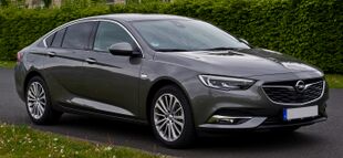 Opel Insignia Grand Sport 1.6 Diesel Business Innovation (B) – Frontansicht, 5. Mai 2017, Düsseldorf.jpg
