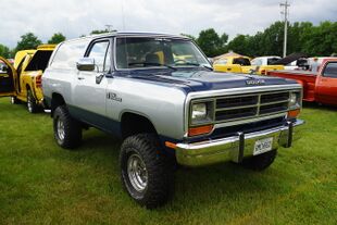 1990 Dodge Ramcharger (27420347551).jpg