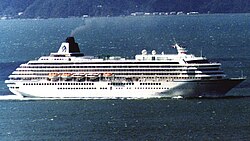 Crystal Harmony arriving in Wellington Harbor, 27 February 2005 (cropped).jpg