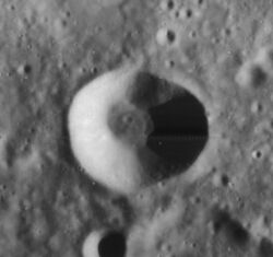 De Vico crater 4161 h2.jpg