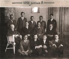 Fejér with other Hungarian mathematicians etc.