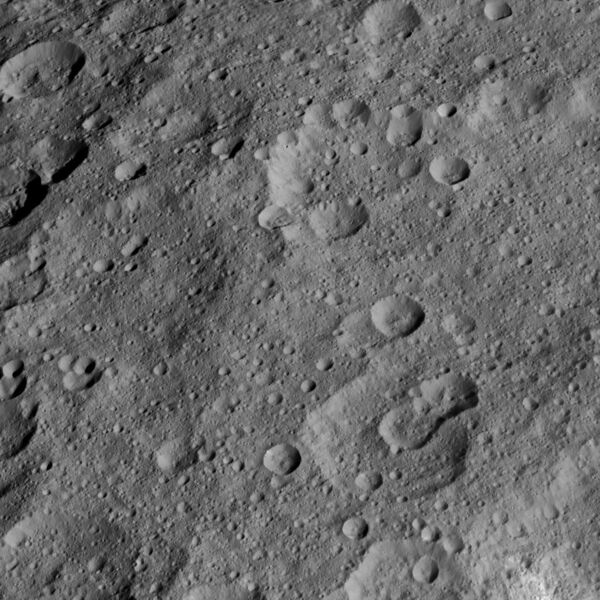 File:PIA20138-Ceres-DwarfPlanet-Dawn-3rdMapOrbit-HAMO-image75-20151017.jpg