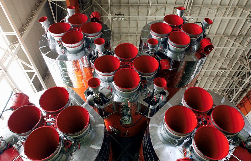 File:Soyuz rocket engines.jpg