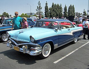 1956 Meteor Rideau.jpg