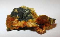 Aluminocopiapite-407041.jpg