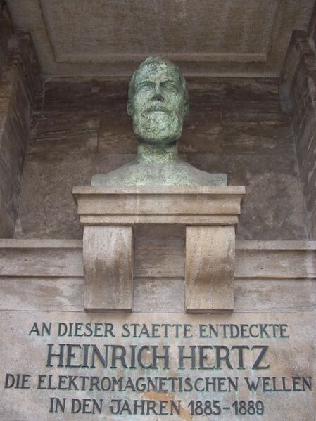 File:Büste von Heinrich Hertz in Karlsruhe.jpg