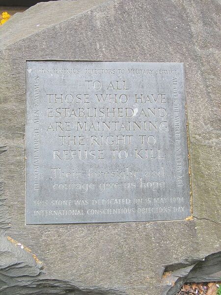 File:Conscientious Objector memorial, Tavistock Sq Gardens.jpg