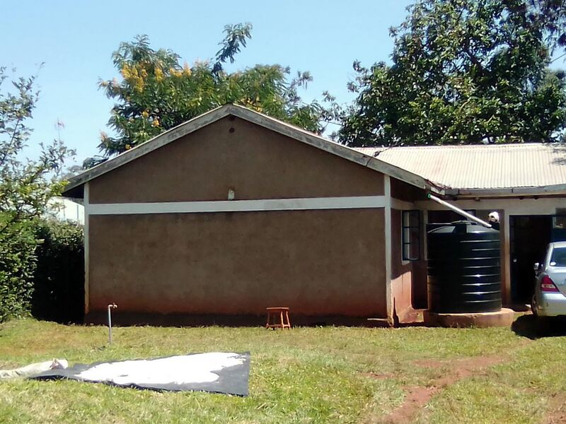 File:House for a Kenyan with average living standard in rurals.jpg