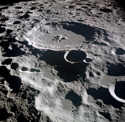 Lunar crater Daedalus.jpg