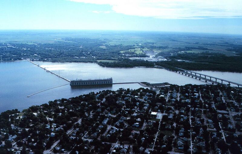 File:Mississippi River Lock and Dam Number 19 near Keokuk Iowa.jpg