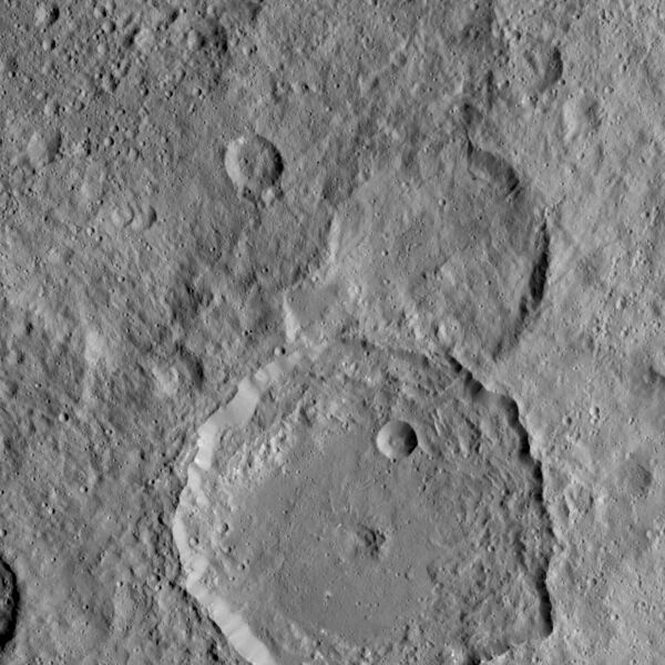 File:PIA19633-Ceres-DwarfPlanet-Dawn-3rdMapOrbit-HAMO-image3-20150818.jpg