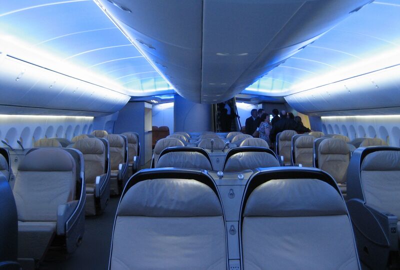 File:Interior Boeing 747-8 Intercontinental main deck.jpg