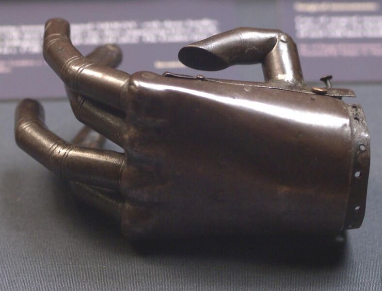 File:Prosthetic hand iron and springs Oxford.jpg