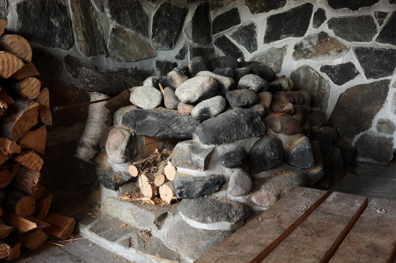 File:Smoke sauna stove Utsjoki.JPG