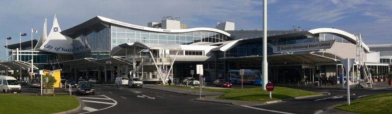 File:Auckland airport international terminal.jpg