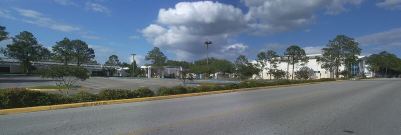 File:Gainesville FL SFC main campus pano02.jpg