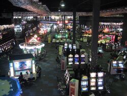 Interior of amusement arcade in Japan 01.jpg