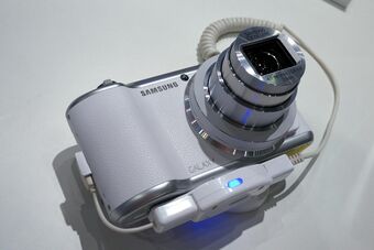 Samsung Galaxy Camera 2 (12284901655).jpg