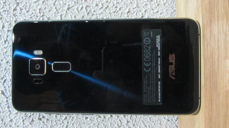 File:Asus ZenFone 3 - Rear.jpg