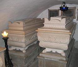 Bourbonska grobnica NG6.jpg