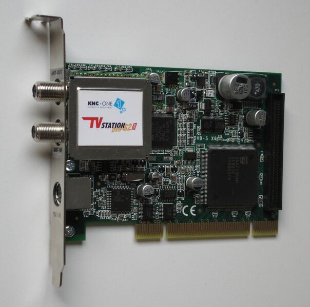 File:KNCone TV Station DVBS2 PLUS pci card front 0595 by HDTVTotalDOTcom.jpg