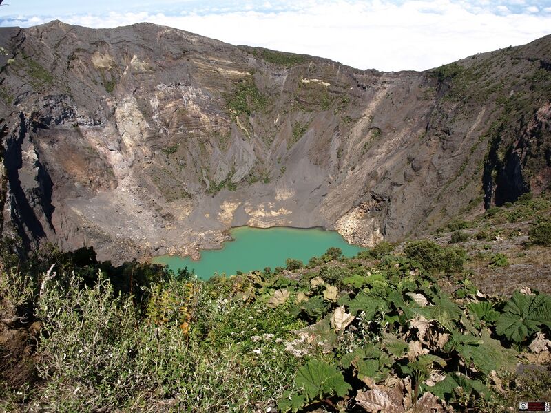 File:Main Crater Lagoon 1, Irazu Volcano, Costa Rica - Daniel Vargas.jpg