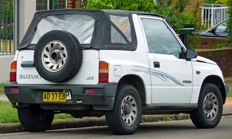 File:1992-1994 Suzuki Vitara (SE416C Type2) JX softtop 02.jpg