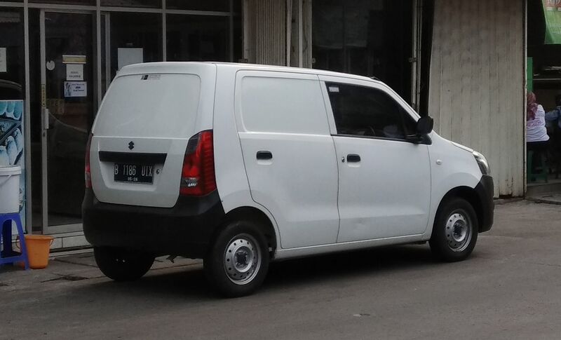 File:2015 Suzuki Karimun Wagon R blind van rear.jpg