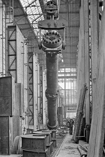 File:Ammoniak-Reaktor 1913 Oppau (retuschiert).jpg