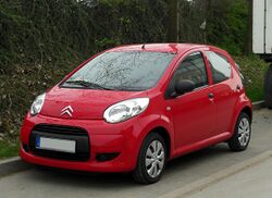 Citroën C1 1.0 (Facelift) – Frontansicht, 7. April 2011, Wülfrath.jpg