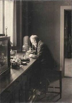 Emil Christian Hansen in the lab by Frederik Riise.jpg