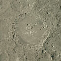 Humboldt crater AS15-96-13092.jpg