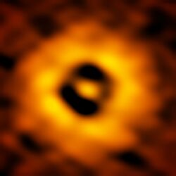 Inner region of TW Hydrae protoplanetary disc.jpg