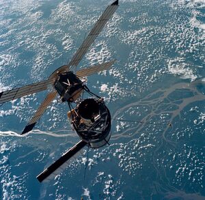 Skylab 3 Close-Up - GPN-2000-001711.jpg