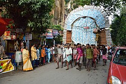 Sovabazar Royal Durga Idol Immersion Procession - Raja Naba Krishna Street - Kolkata 2014-10-03 9180.jpg