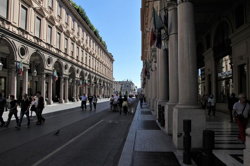 File:Torino, via Roma (01).jpg