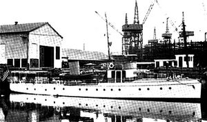 Georgiana III 1916 fitting out.jpg