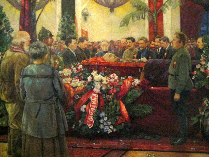 File:Lenin's funerals by I.Brodsky (1925) detail 01.jpg