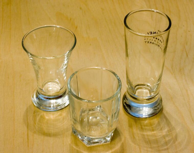 File:Three shotglasses.jpg