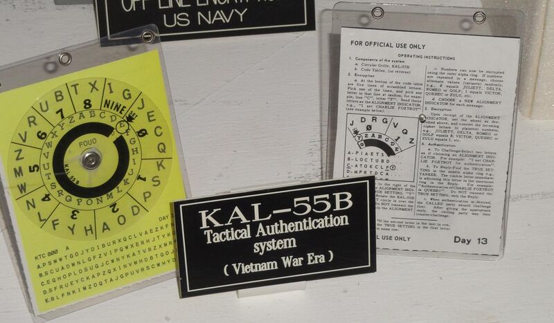 File:KAL-55B Tactical Authentication System (Vietnam War era) - National Cryptologic Museum - DSC08013.JPG