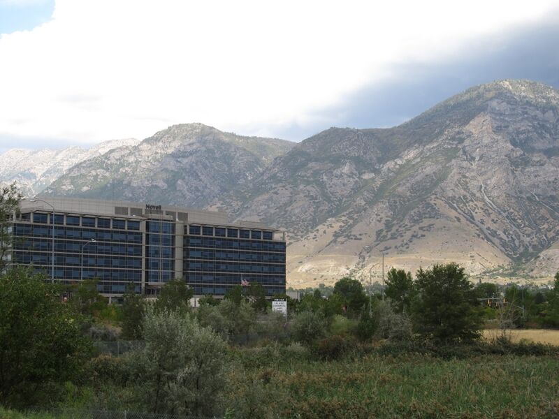 File:Novell building in Provo in 2013 during Attachmate era.jpg